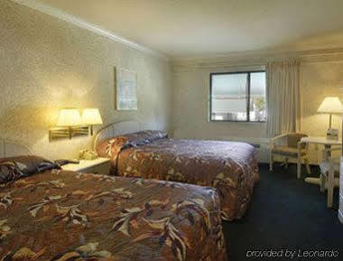 Howard Johnson Inn Tybee Island Savannah Ga الغرفة الصورة